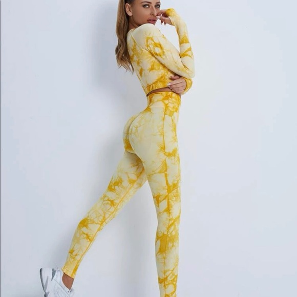 NEW Yellow Tie Dye Print Crop Tee & High Waisted Leggings Size L - Picture 3 of 8